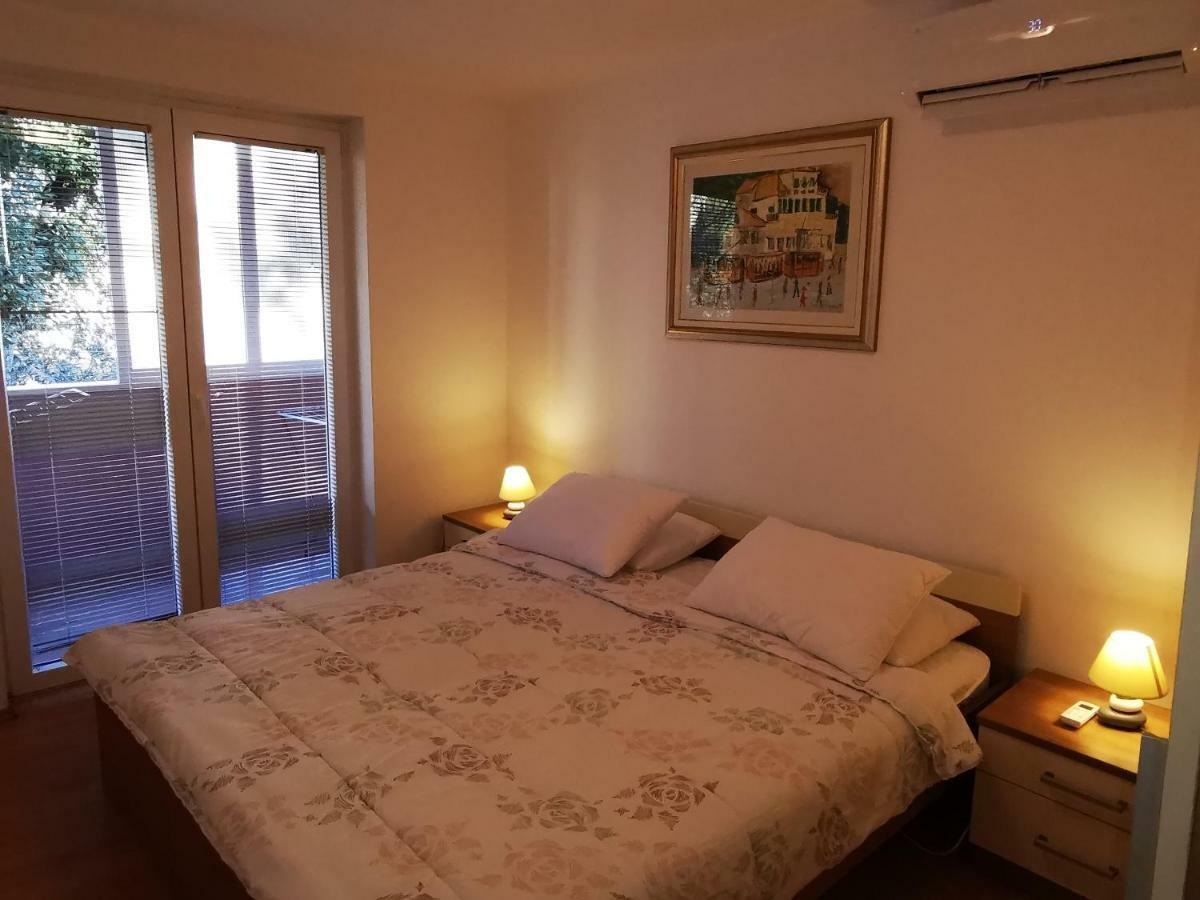 Comfortable 3* Apartment Lapad Center ดูบรอฟนิก ภายนอก รูปภาพ